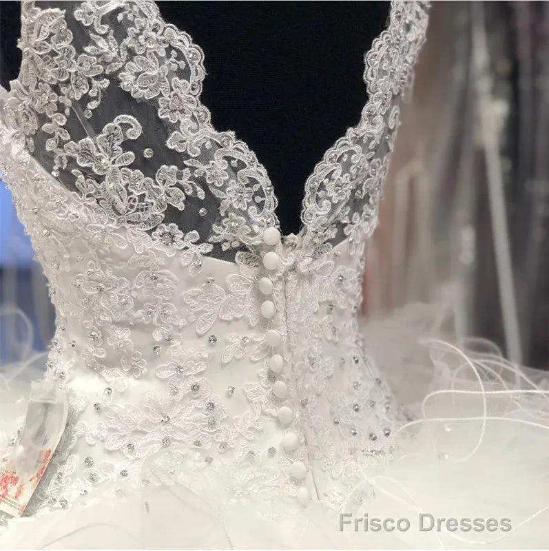 Elegant Lace Embroidery V-Neck Organza Ruffles Ball Gowns Quinceanera Dresses